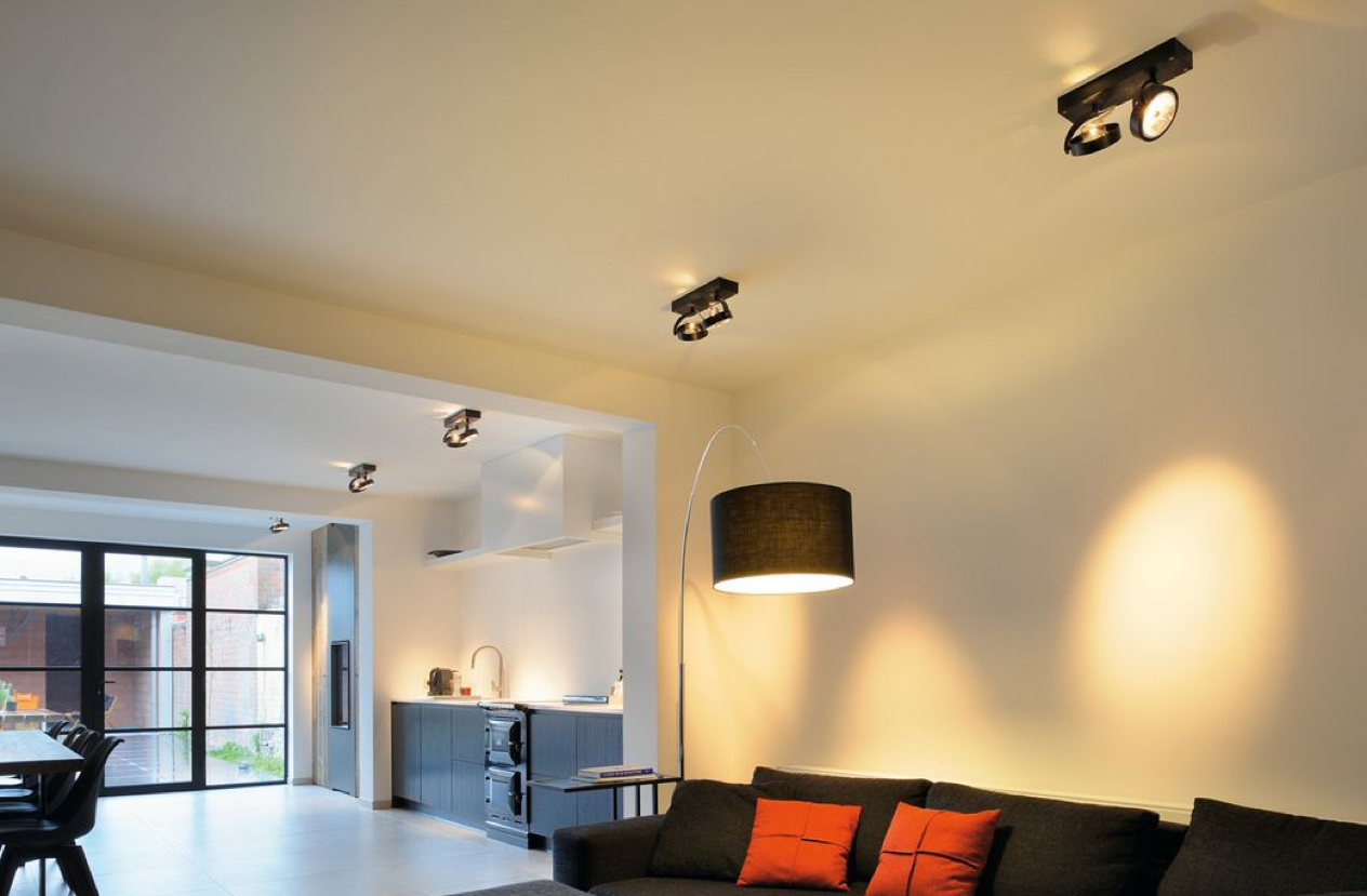 Двойные точечные светильники для натяжных потолков в интерьере фото