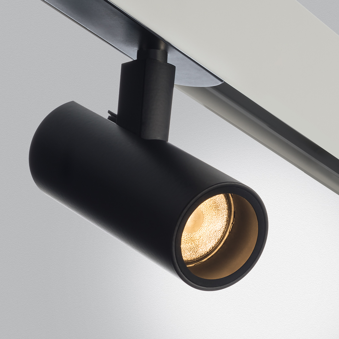 Магнитная трековая. Спот Artemide l162590. Магнитные трековые светильники Dali. Megalight spot Magnetic. Трековый магнитный светильник на шинопроводе.