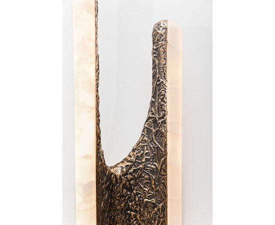 Настенный светильник Markus Haase Sculptural Sconce in Textured Bronze and Onyx, фото 4