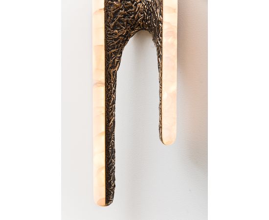 Настенный светильник Markus Haase Sculptural Sconce in Textured Bronze and Onyx, фото 3